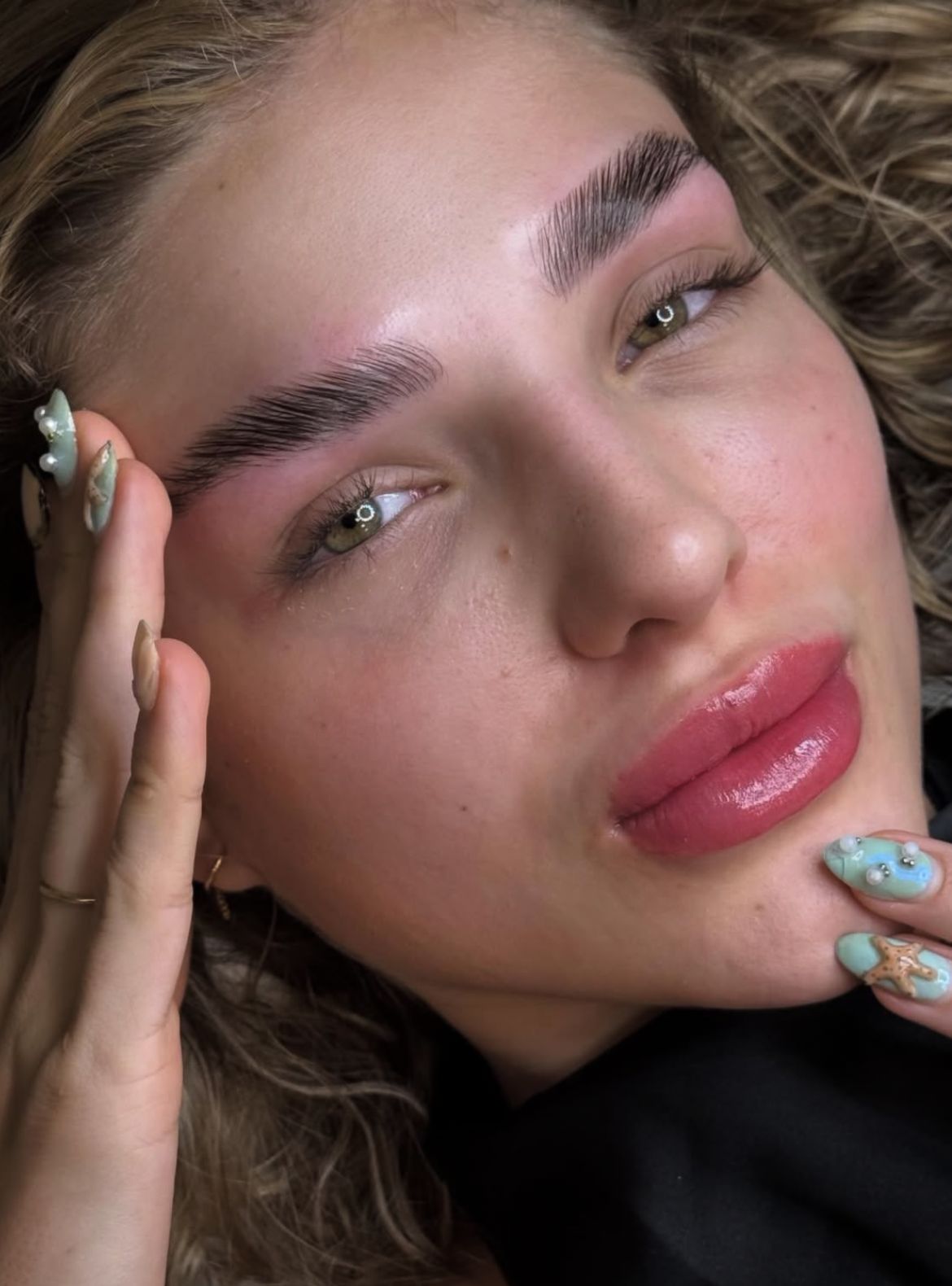 Trabalho da Kimberlly — sobrancelha e micropigmentação labial